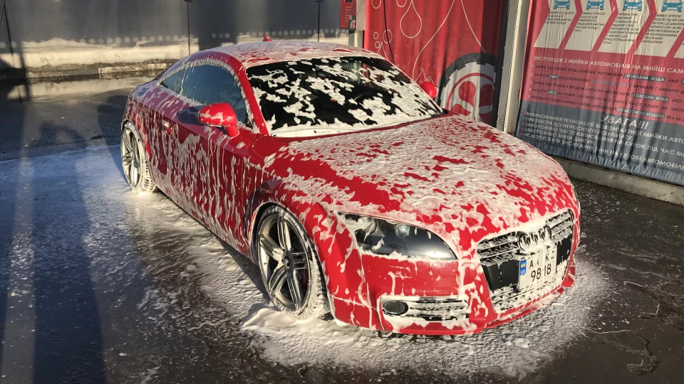 Audi TT Brilliant red 3