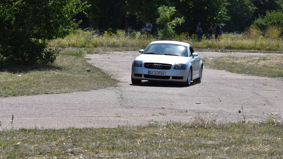 Audi TT Місцева красуня 2
