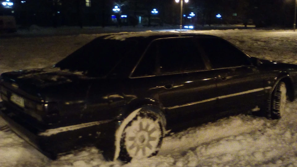 Audi V8 2
