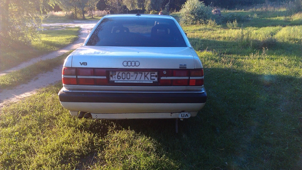 Audi V8 2