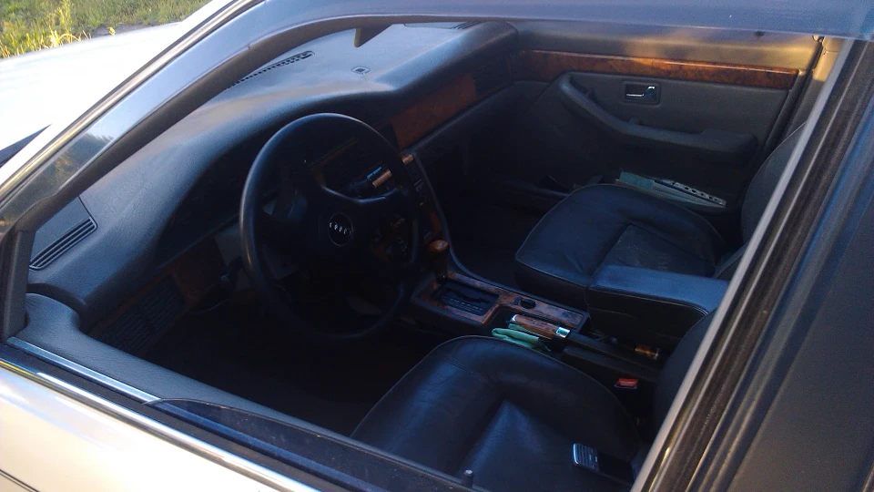 Audi V8 3
