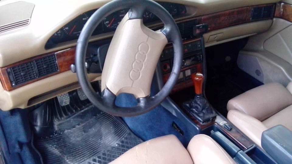 Audi V8