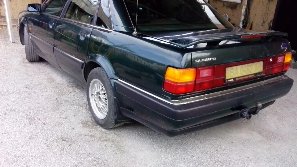 Audi V8 2