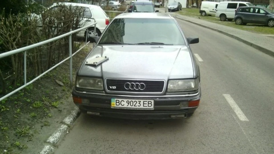 Audi V8