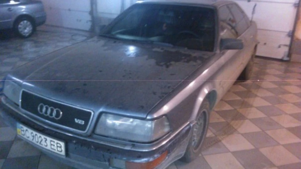 Audi V8 4