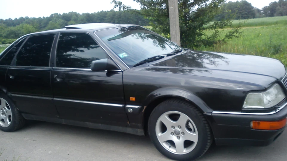 Audi V8