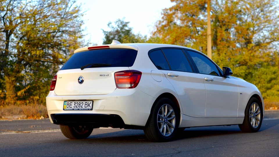 BMW 1 series 118d (195 h.p 385 nm) 4