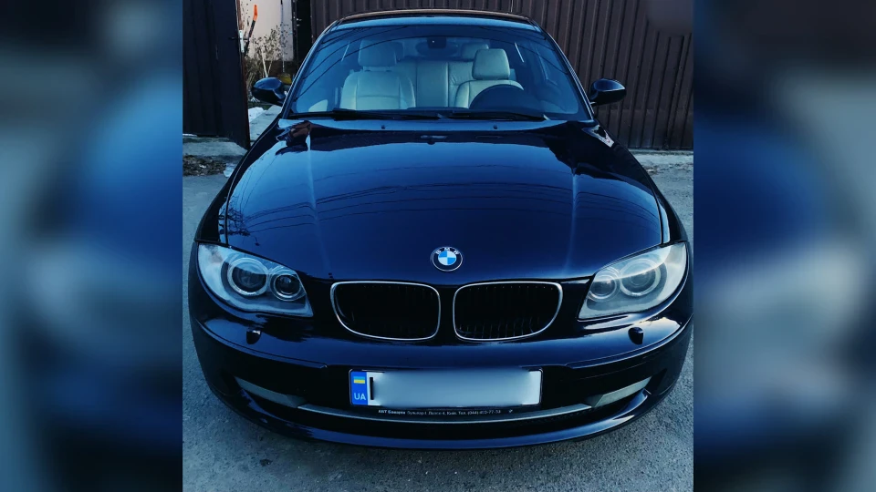 BMW 1 series Monaco Blau 2