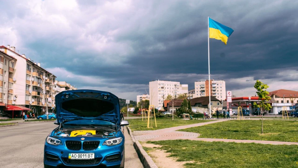 BMW 2 series BlueBird 2