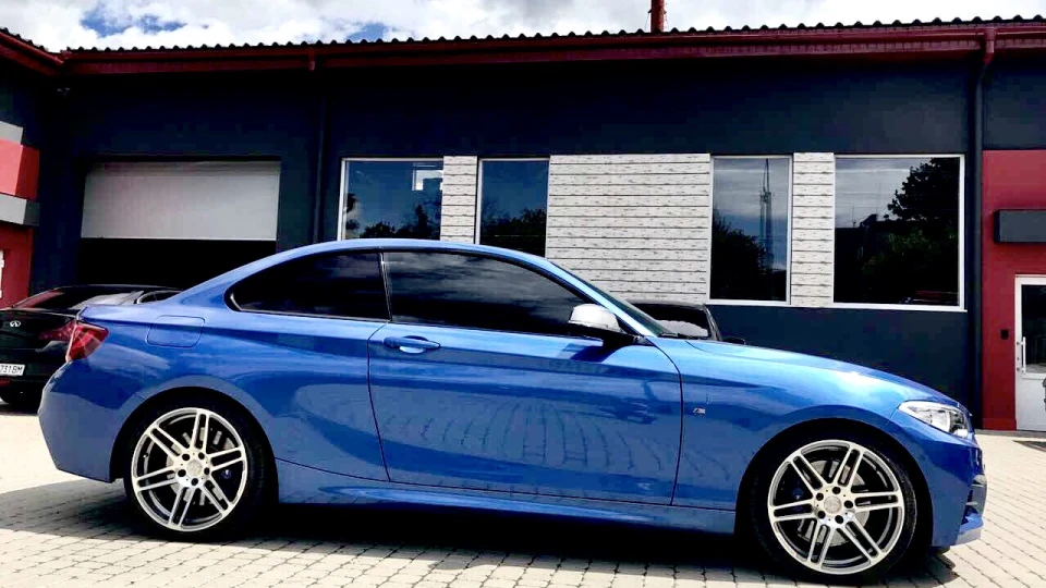 BMW 2 series BlueBird 4