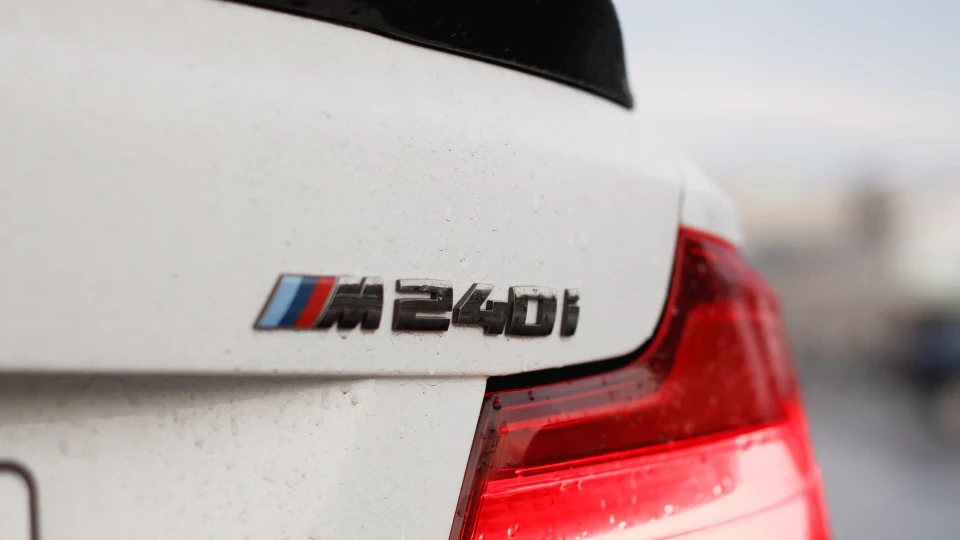 BMW 2 series M240I 4
