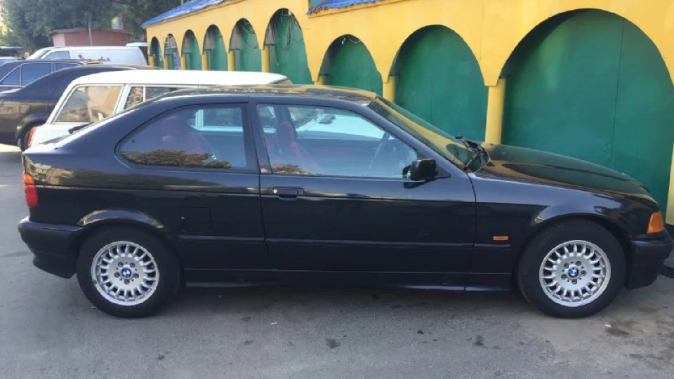 BMW 3 series Compact 1.6 на Червоному салоні