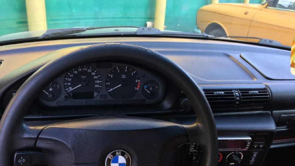 BMW 3 series Compact 1.6 на Червоному салоні 3