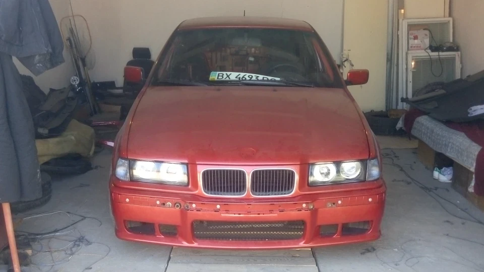 BMW 3 series Compact -357 Sierra Red Metallic 2