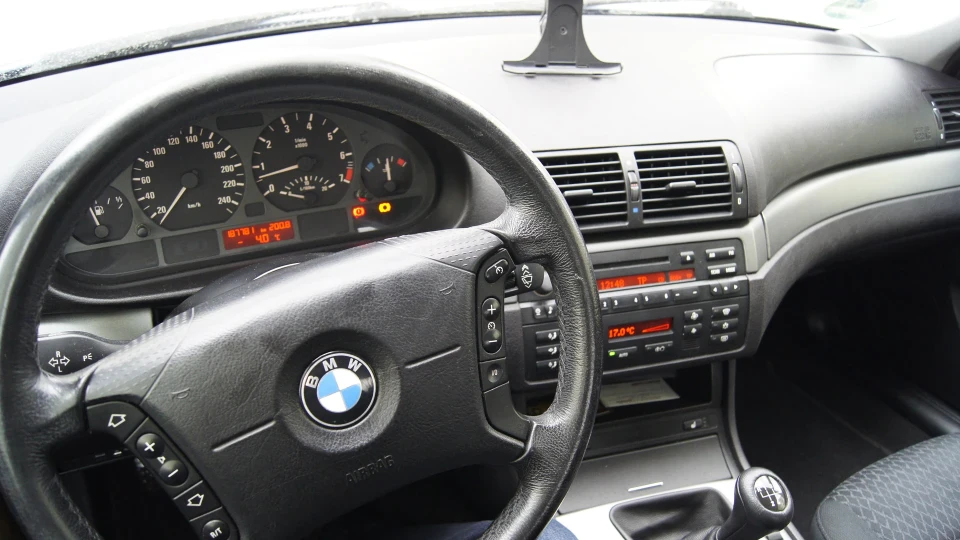 BMW 3 series Compact Баварська личинка 3