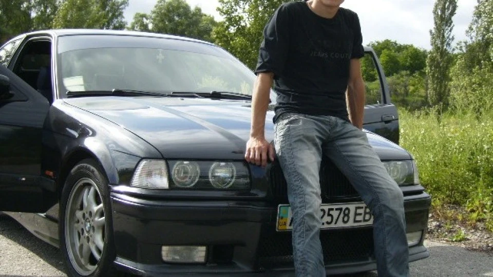 BMW 3 series Compact чорний металік 323I
