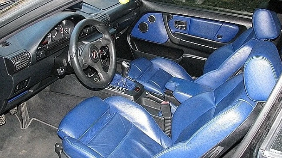 BMW 3 series Compact чорний металік 323I 2