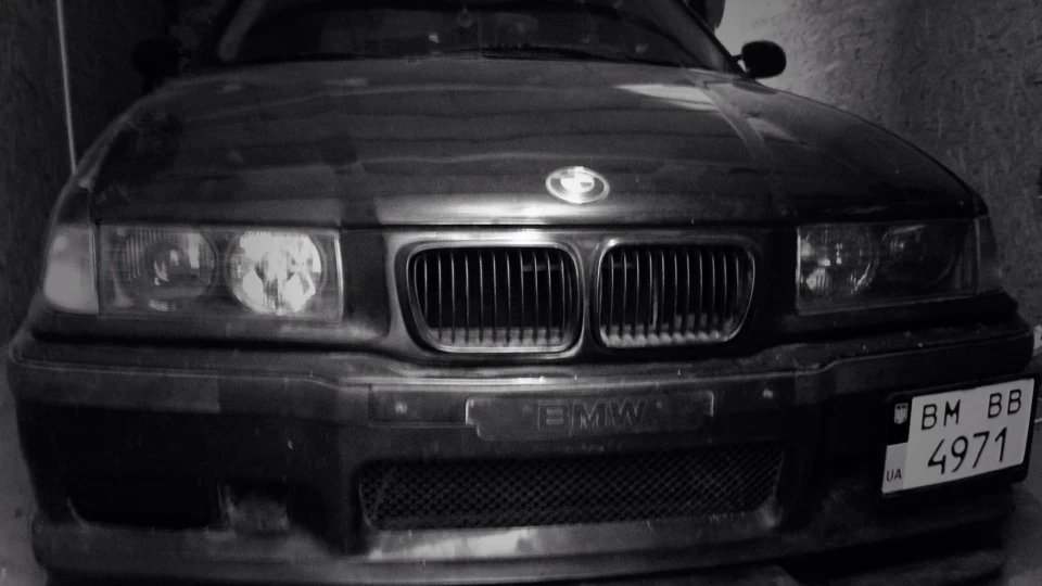 BMW 3 series Compact COSMOSSCHWARZ METALLIC(