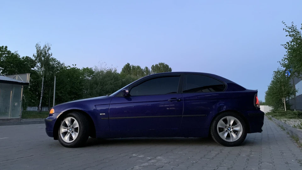 BMW 3 series Compact Individual Velvetblau