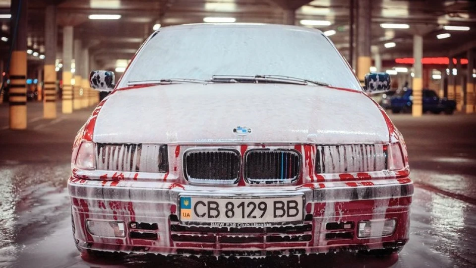 BMW 3 series Compact low & slow on BBS r19 2