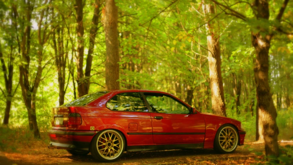 BMW 3 series Compact low & slow on BBS r19 4