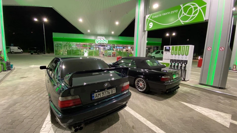 BMW 3 series Convertible Black Sapphire 2