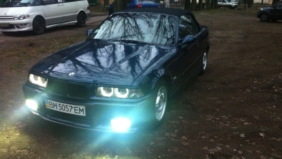 BMW 3 series Convertible Тридцять шостик