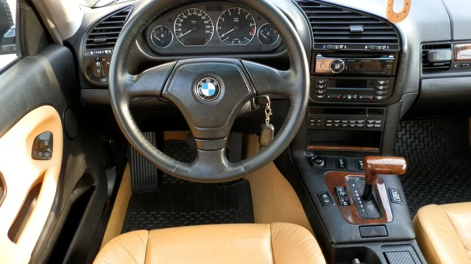 BMW 3 series Coupe 1.8 iS Руда 1995 3