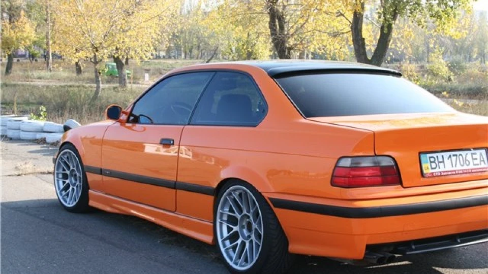 BMW 3 series Coupe 2.5 turbo. M Pomer ;) 3