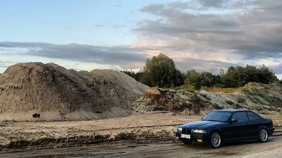 BMW 3 series Coupe 318 IS Reptile 3