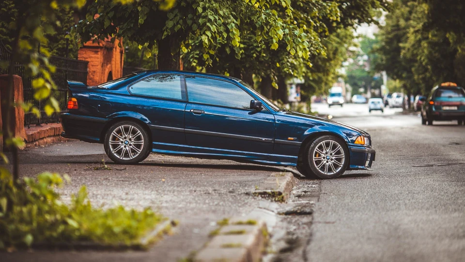 BMW 3 series Coupe 318Is 2