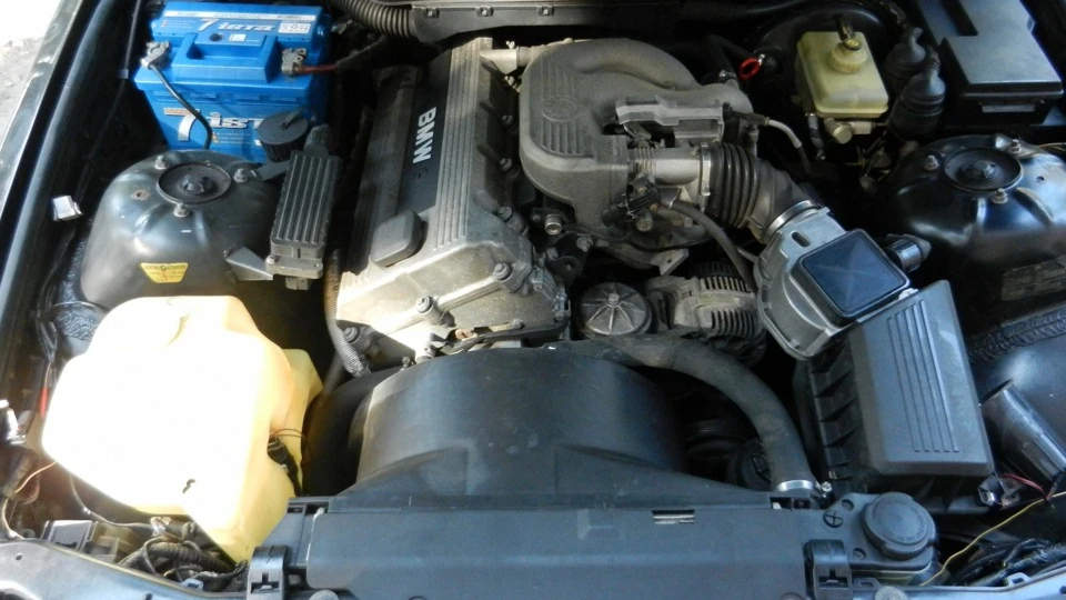 BMW 3 series Coupe 318iS 3