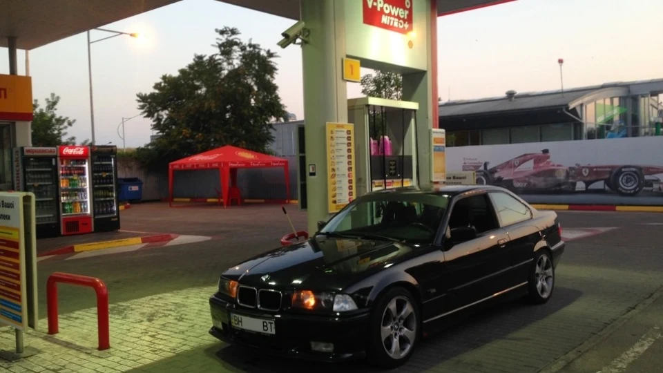 BMW 3 series Coupe 318is 3