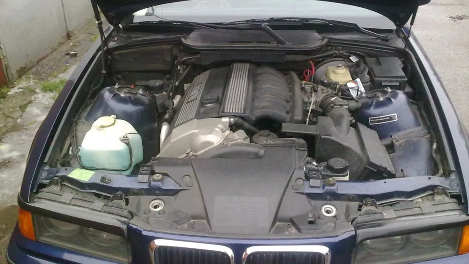 BMW 3 series Coupe 320_i 3