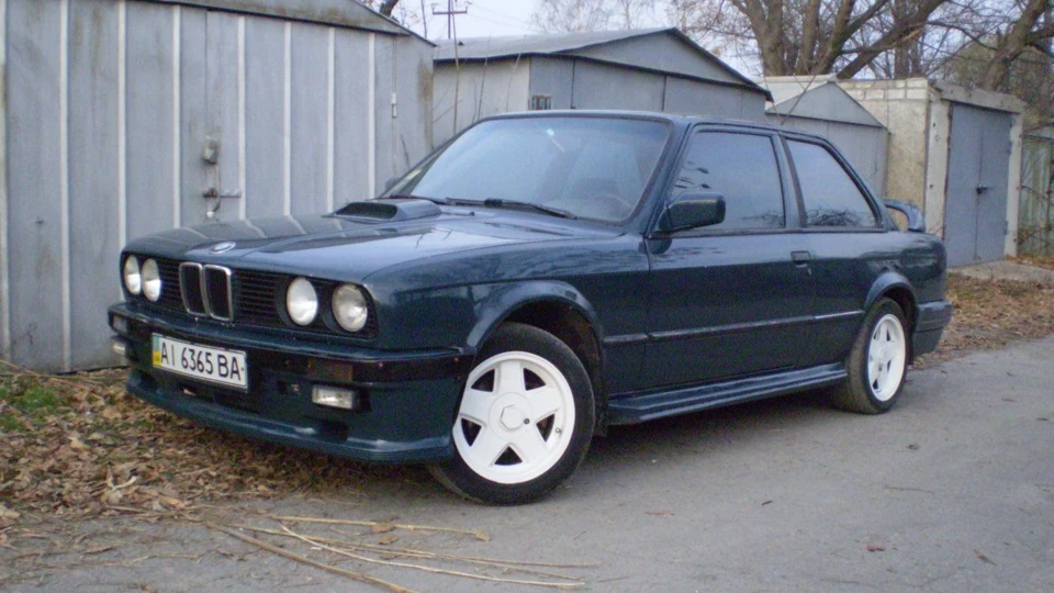 BMW 3 series Coupe 325i (OO==[ I ]==OO) 2