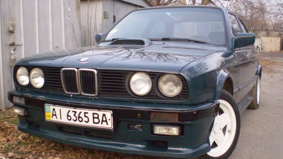 BMW 3 series Coupe 325i (OO==[ I ]==OO) 3