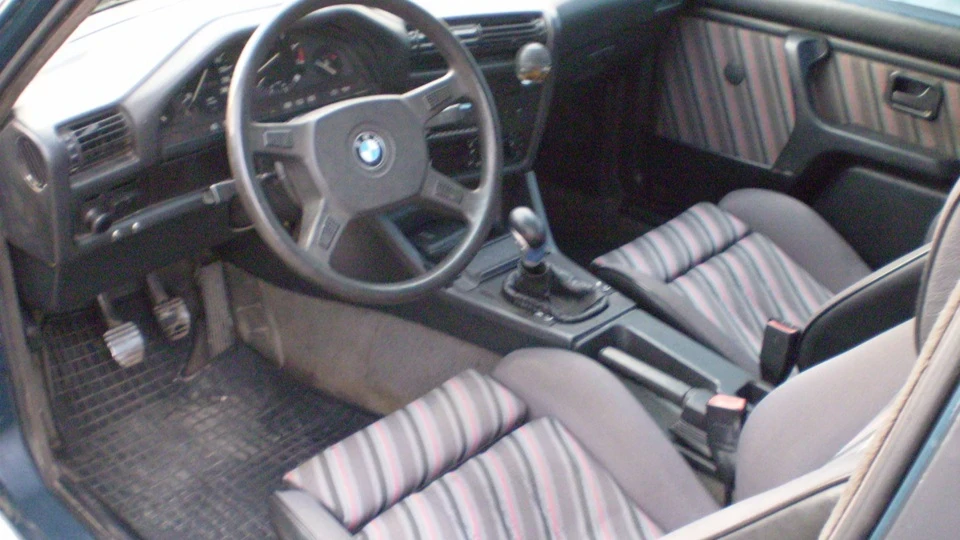 BMW 3 series Coupe 325i (OO==[ I ]==OO) 5