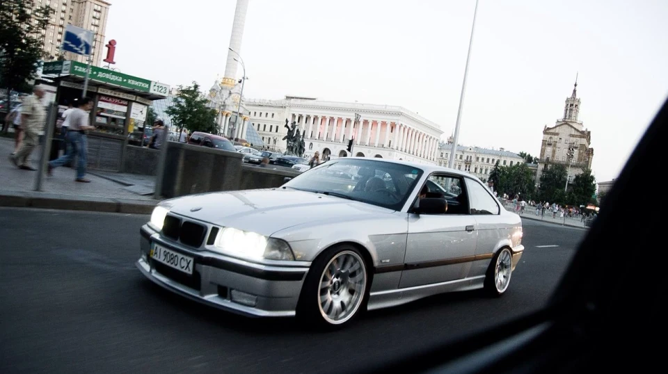 BMW 3 series Coupe 328 low&clean e36