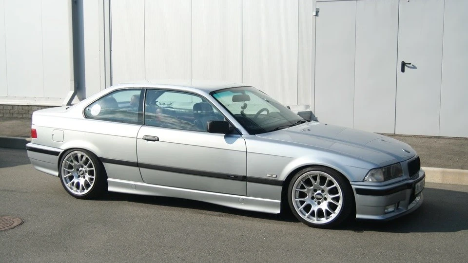 BMW 3 series Coupe 328 low&clean e36 2