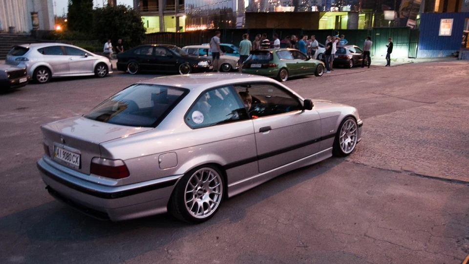 BMW 3 series Coupe 328 low&clean e36 3