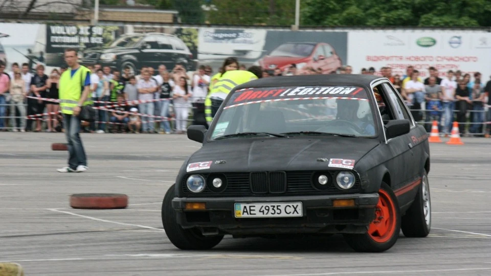BMW 3 series Coupe 335i Монстрік 2