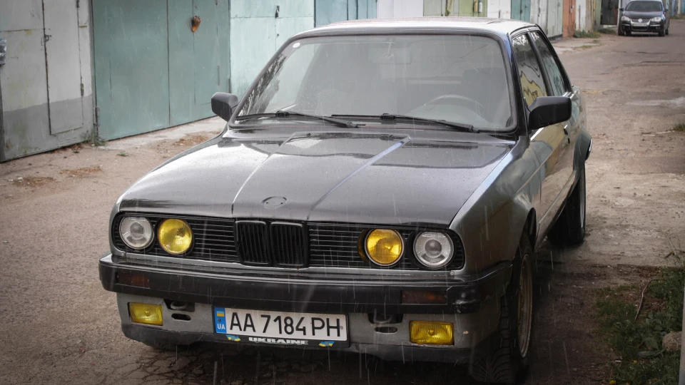 BMW 3 series Coupe Anomaly 2