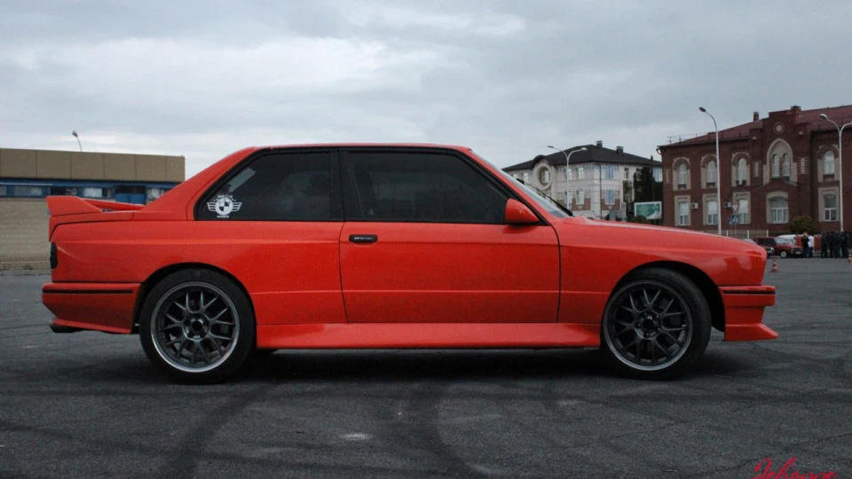 Bmw330 Turbo Oranzhevaya 3