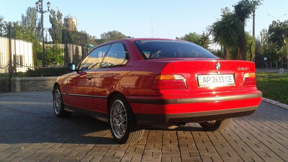 BMW 3 series Coupe BRILLIANTROT