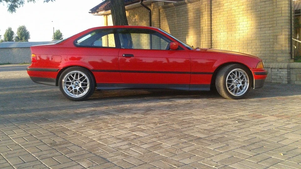 BMW 3 series Coupe BRILLIANTROT 3