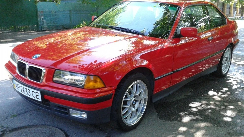 BMW 3 series Coupe BRILLIANTROT 4