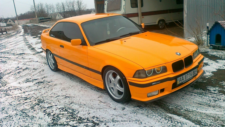 BMW 3 series Coupe DakarGelb II 5