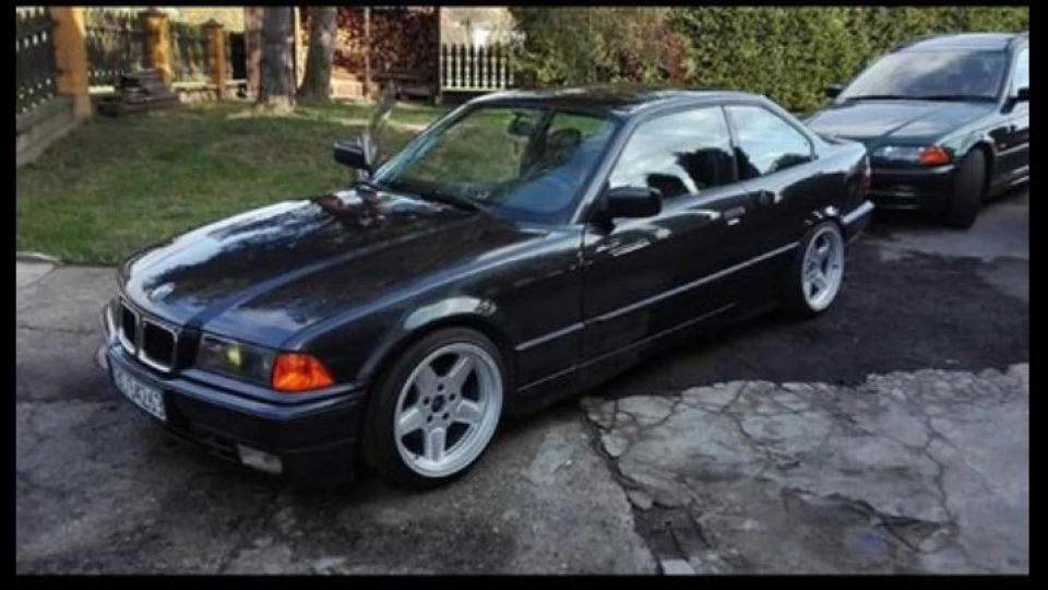 BMW 3 series Coupe Diamantschwarz; 3