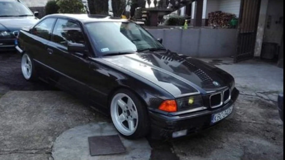 BMW 3 series Coupe Diamantschwarz; 4