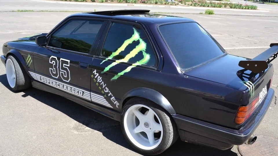 BMW 3 series Coupe e30 335 supercharged 3